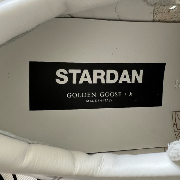 Golden Goose BRAND NEW with box, dust bag and official passport registration - Picture 8 of 17